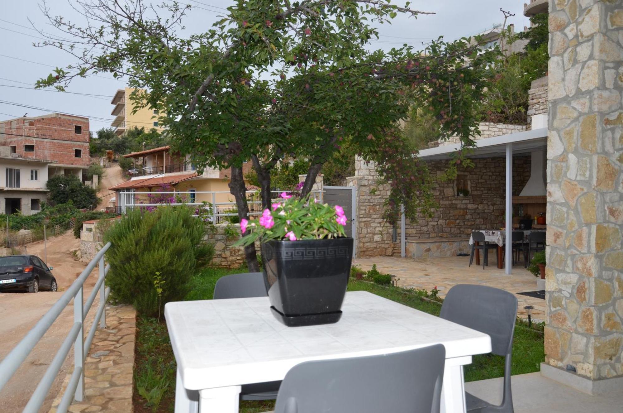 Harmonia Guest House 2 Himare Exteriör bild