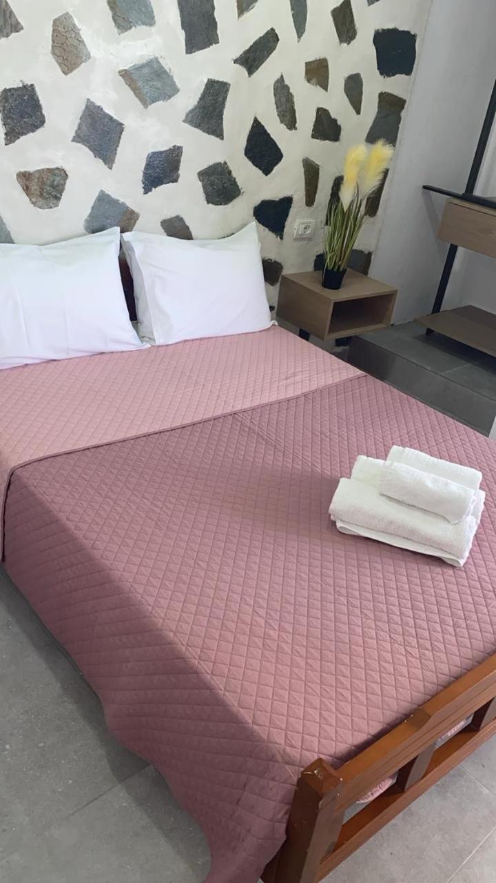 Harmonia Guest House 2 Himare Rum bild