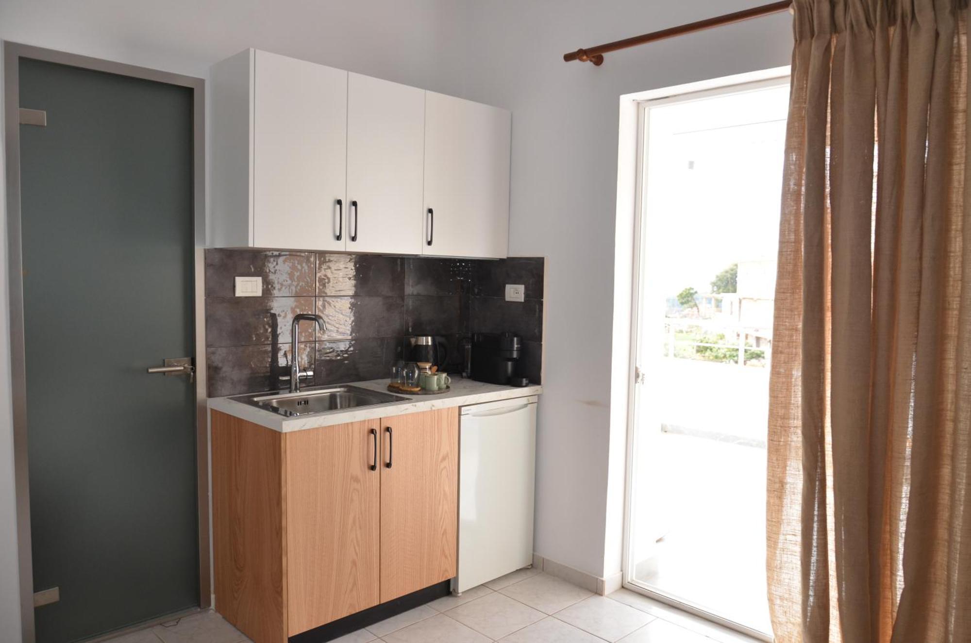 Harmonia Guest House 2 Himare Rum bild